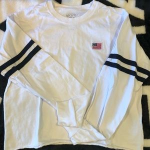 red, white and blue crop top , long sleeve
Excellent condition